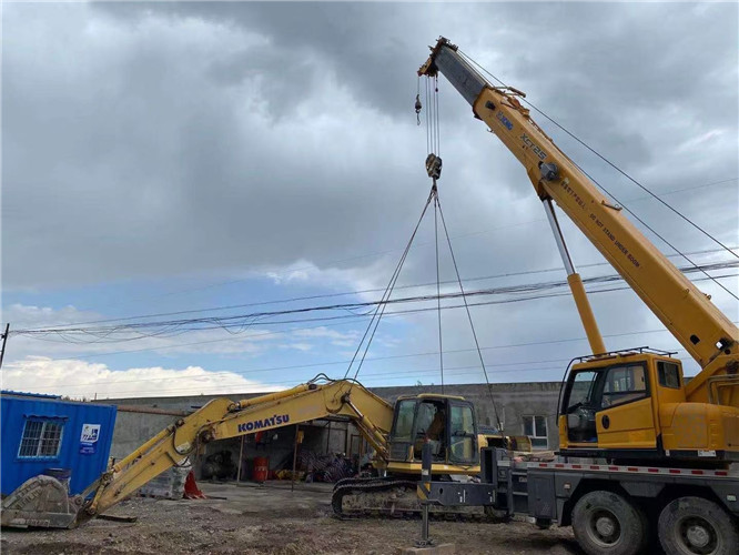 金林区25吨吊车的工作半径是多少？